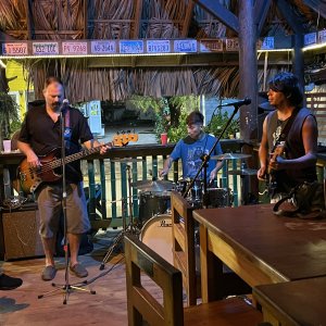 27 - Band playing at Sundowners