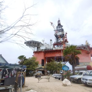 Rig structure thingy at Tugboat beach