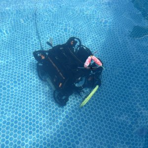 15 - mini ROV in tank
