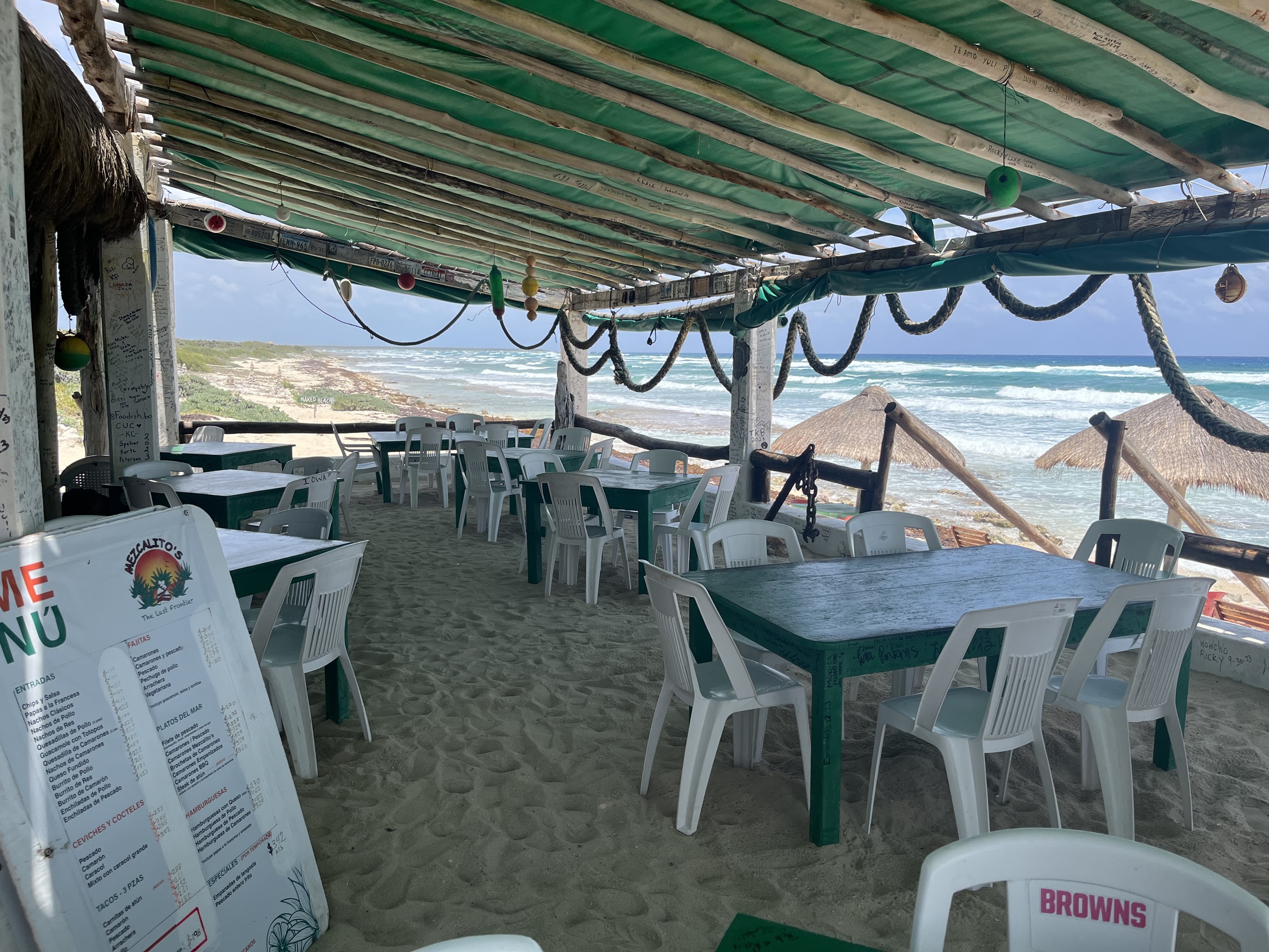 28 - Calm before lunch at Mezcalitos