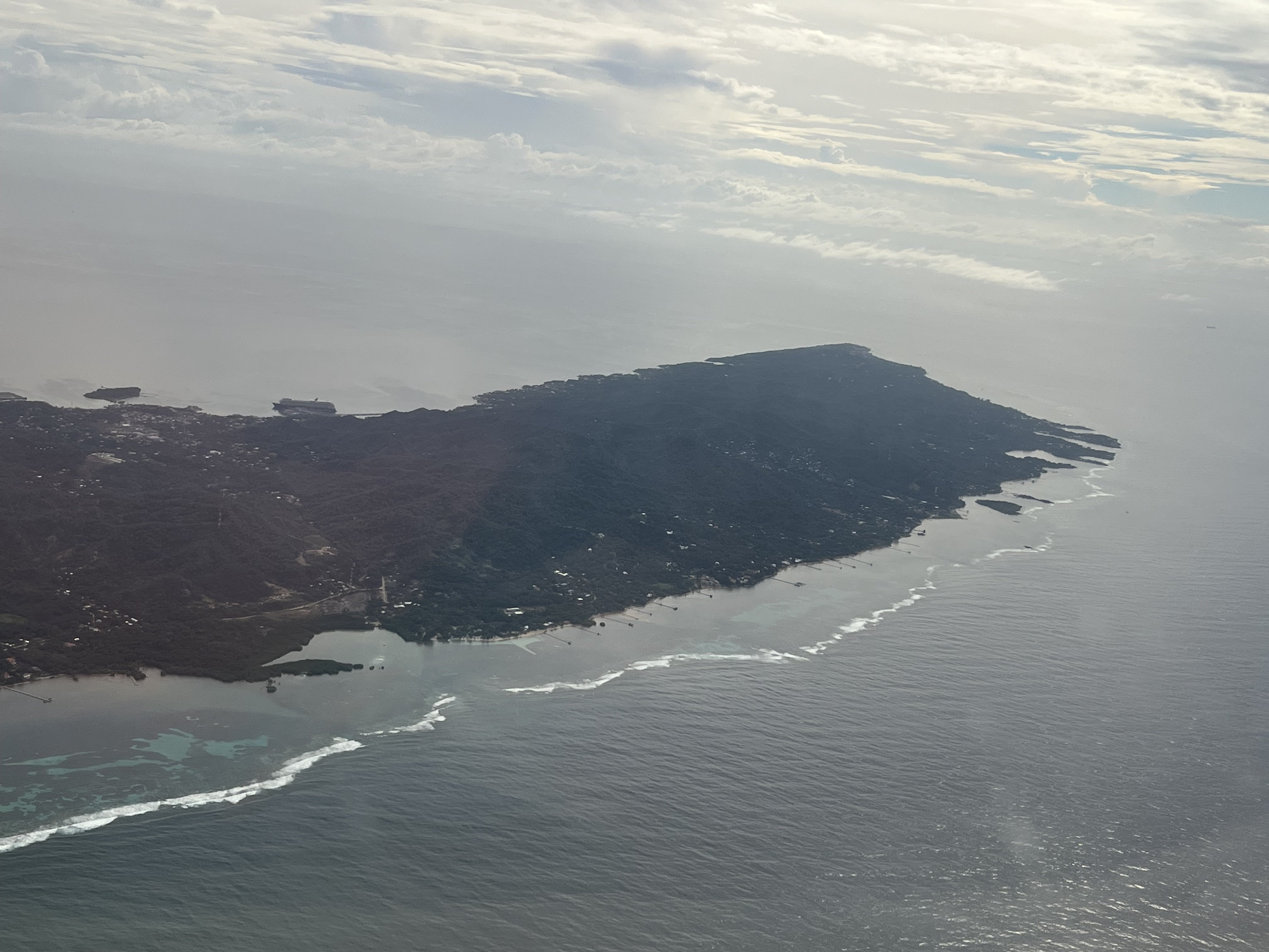 43 - Leaving Roatan with cruise ships at Dixon Cove