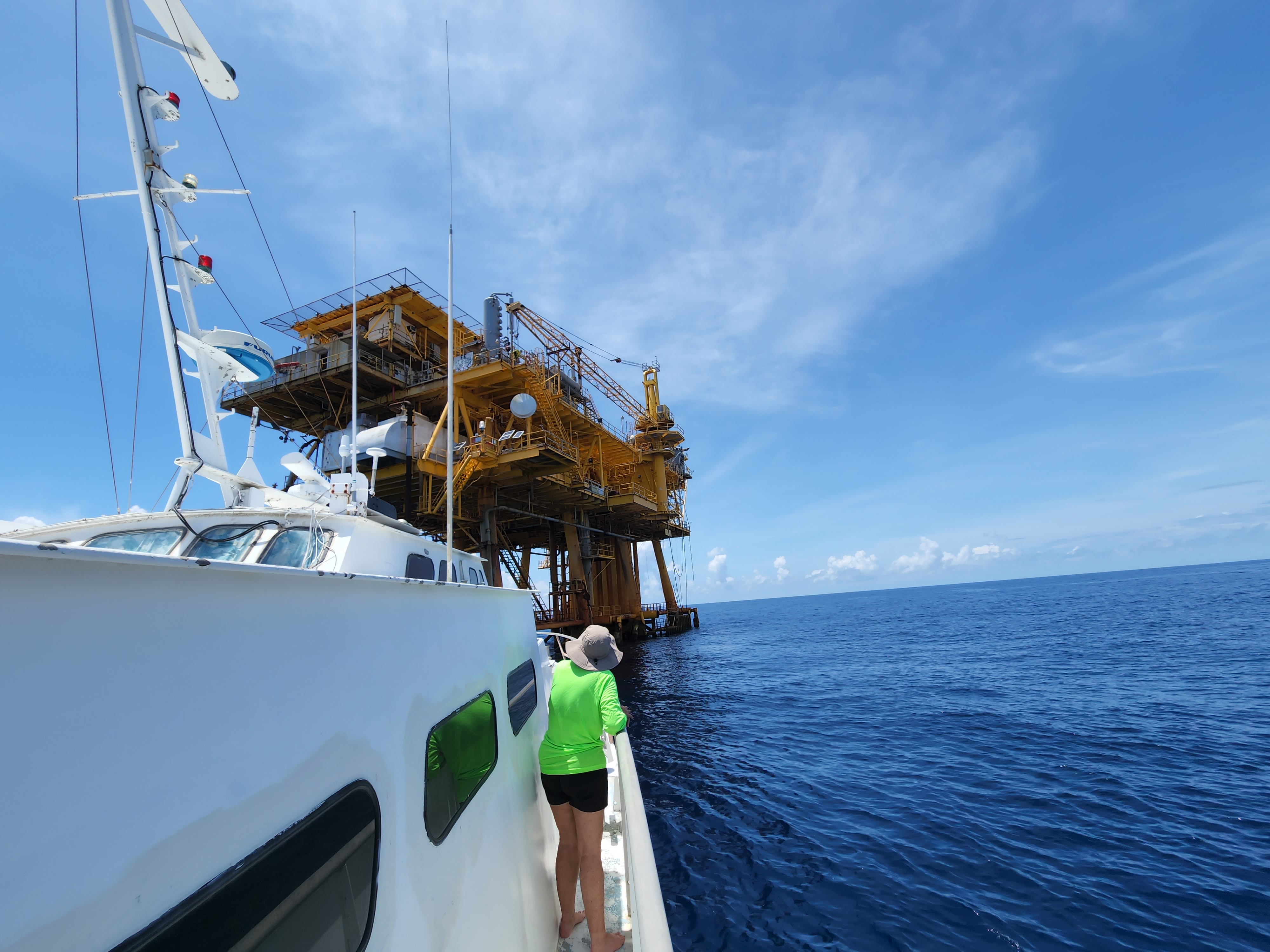 Blue skies as we approached the rig on Thursday