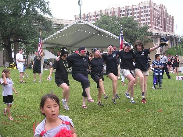 CHUMettes Dancing3