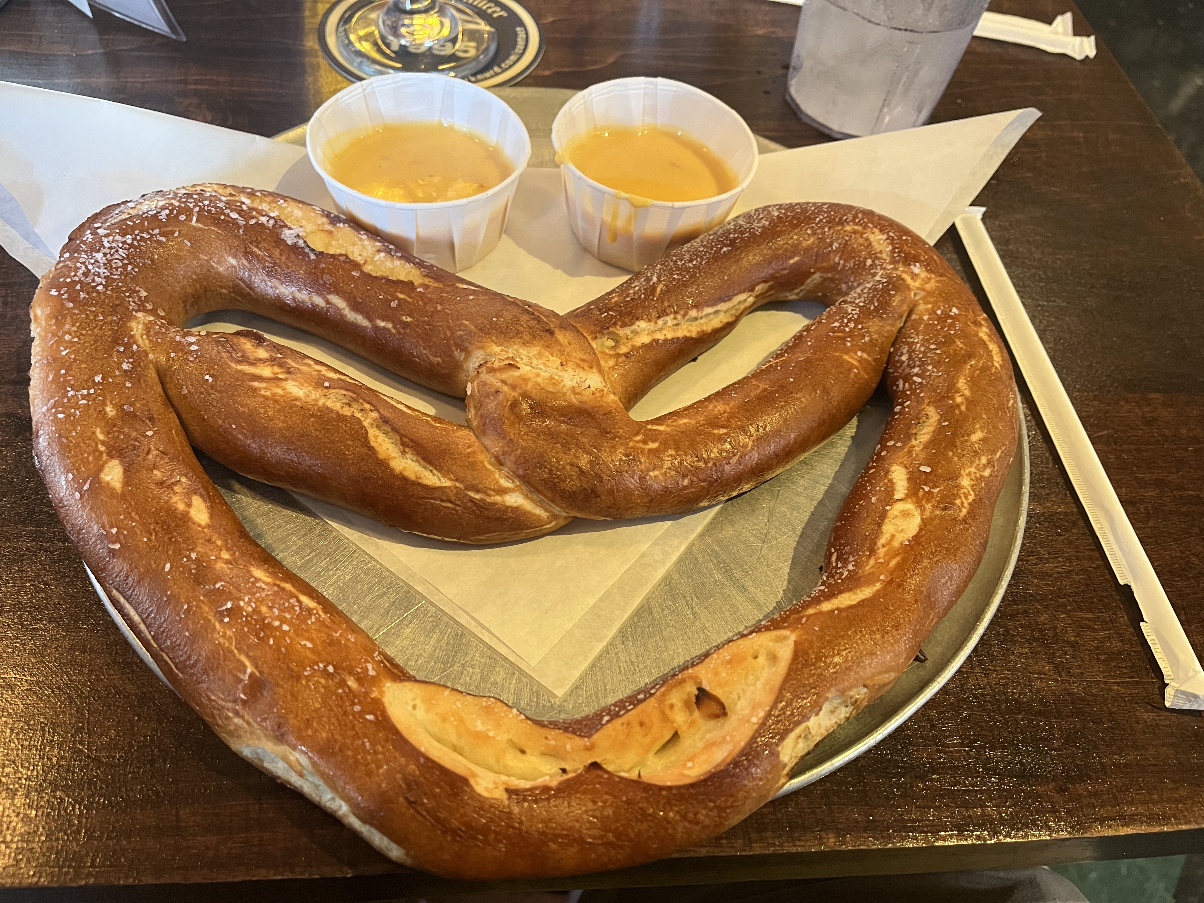 Dat’s a big pretzel (straw for scale)