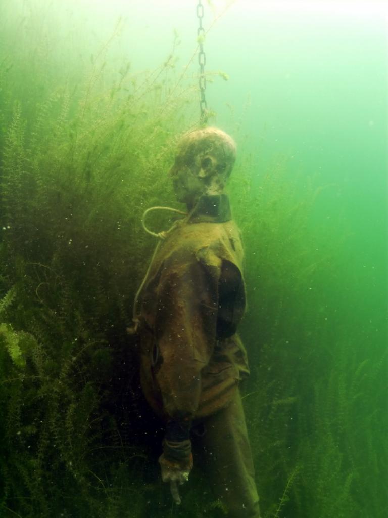 Dead man hanging
