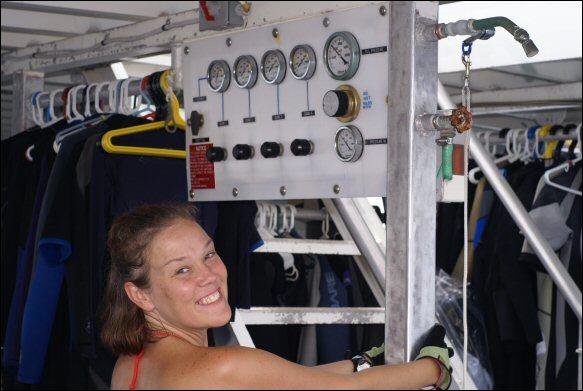 Gas Queen Pumpin' the Tanks