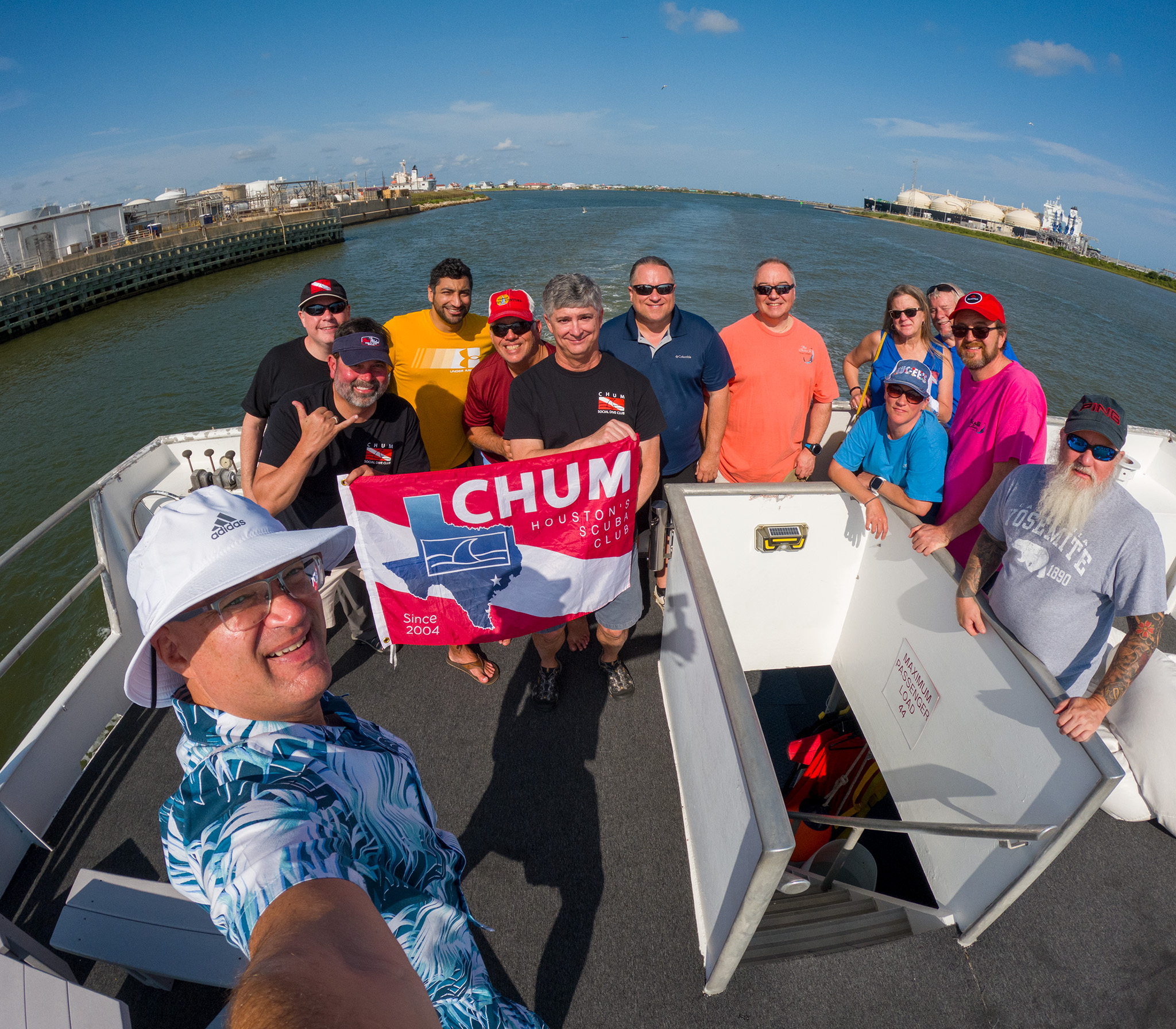 Group photo of the CHUMmers shortly before docking in Freeport