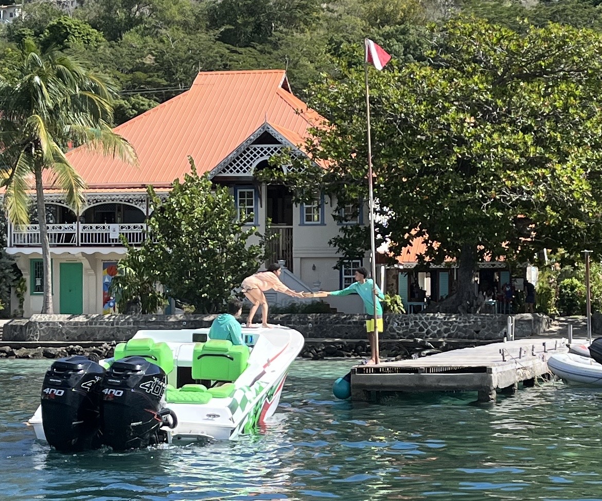 Pizza delivery, island style