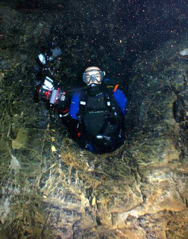 Saturation diving bell