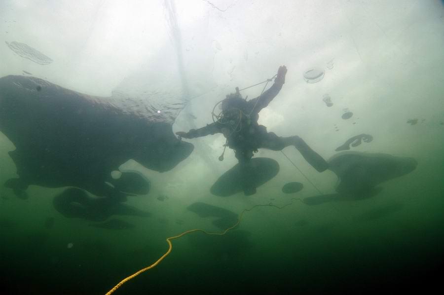 Under ice skydiving
