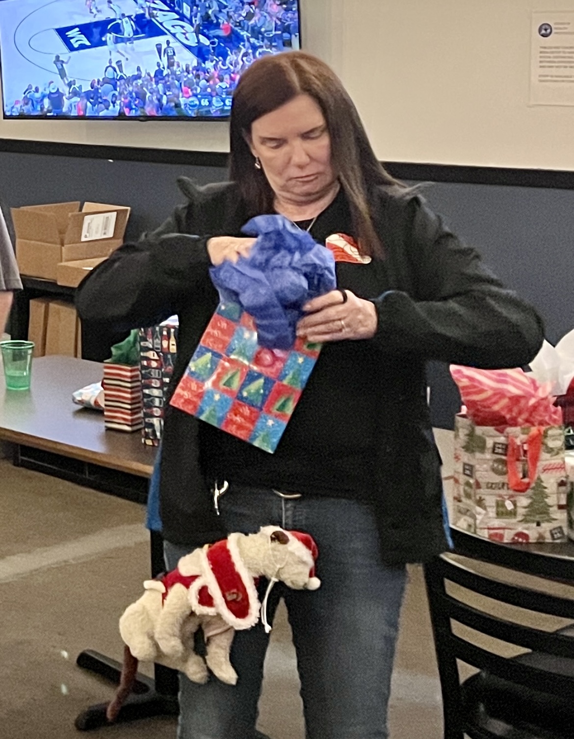 Vanessa and Wet checking out what they got.